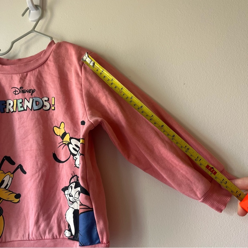 H&M Disney Friends Sweatshirt Pink Girls 4-6Y Daisy Pluto Goofy Graphic Pullover - Picture 9 of 11